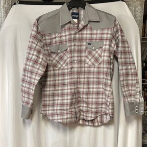 Wrangler Men's Plaid Shirt in Gray and Red